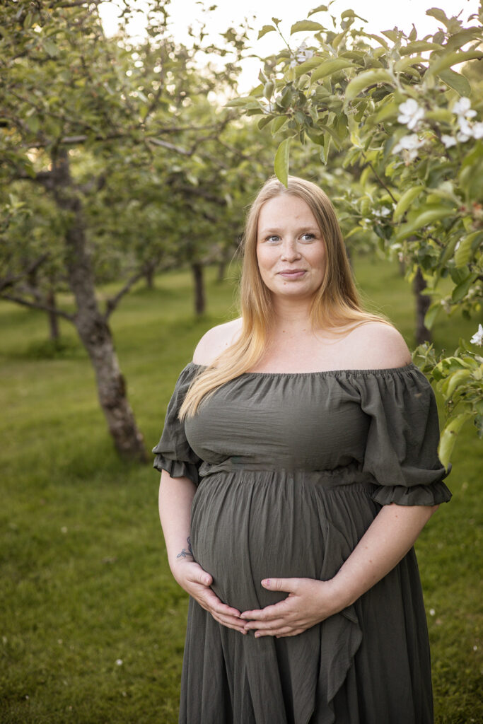 Gravidfotografering Våren Varberg Fotograf Victoria Wahlgren